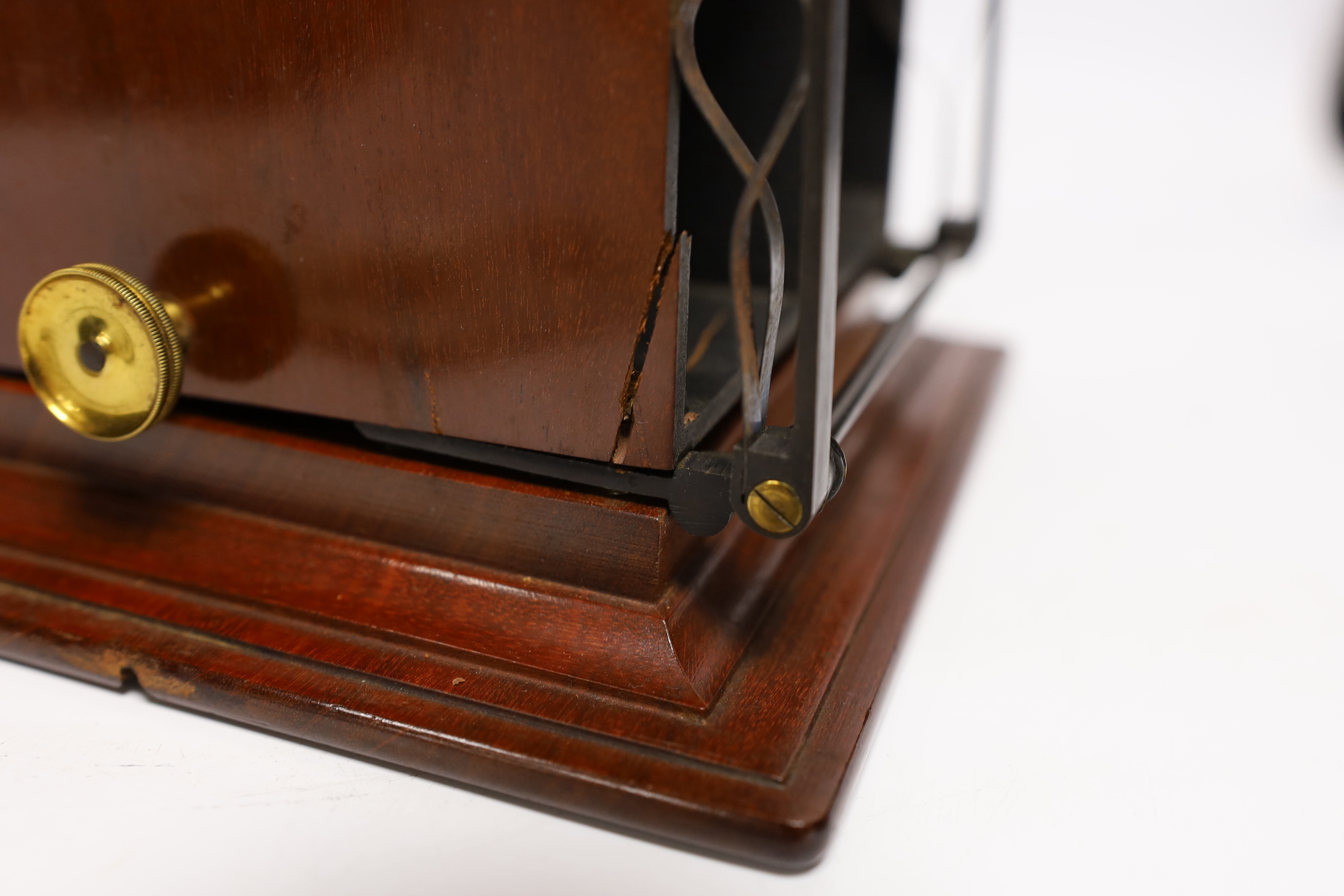 A Smith, Beck & Beck mahogany and brass stereoscope, c. 1860, 20.5cm x 18.5cm x 13.5cm (a.f.)